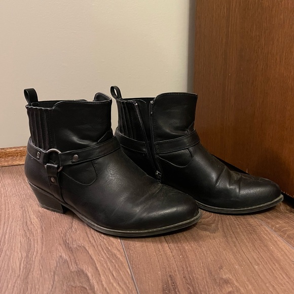 Torrid Black Harness Detail Cowboy Bootie - 7.5 WW - Picture 1 of 7